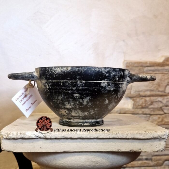 Skyphos etrusco in bucchero 1