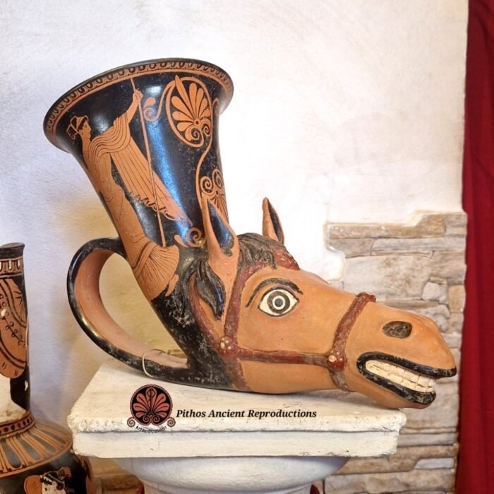 Rhyton zoomorfo con testa di cavallo a figure rosse