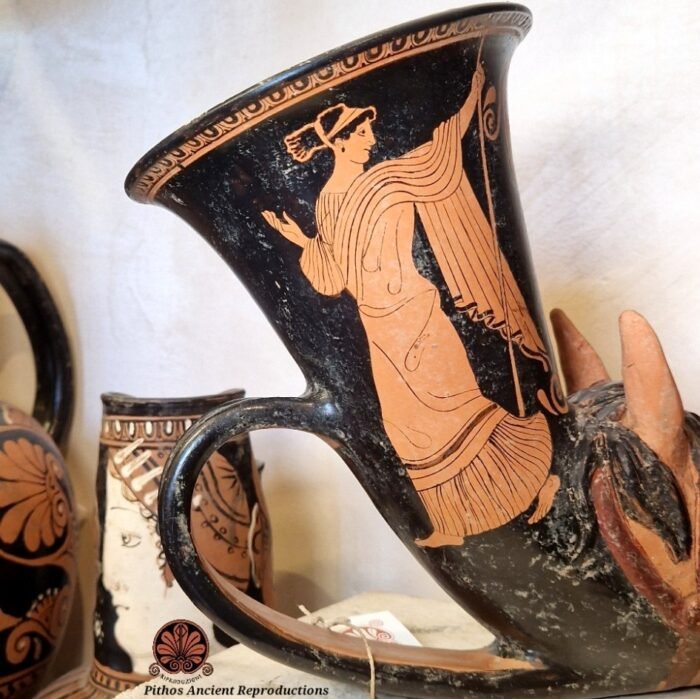 Rhyton zoomorfo con testa di cavallo a figure rosse - immagine 5