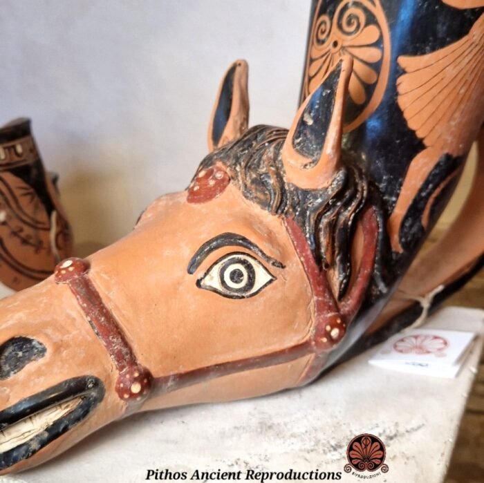 Rhyton zoomorfo con testa di cavallo a figure rosse - immagine 4
