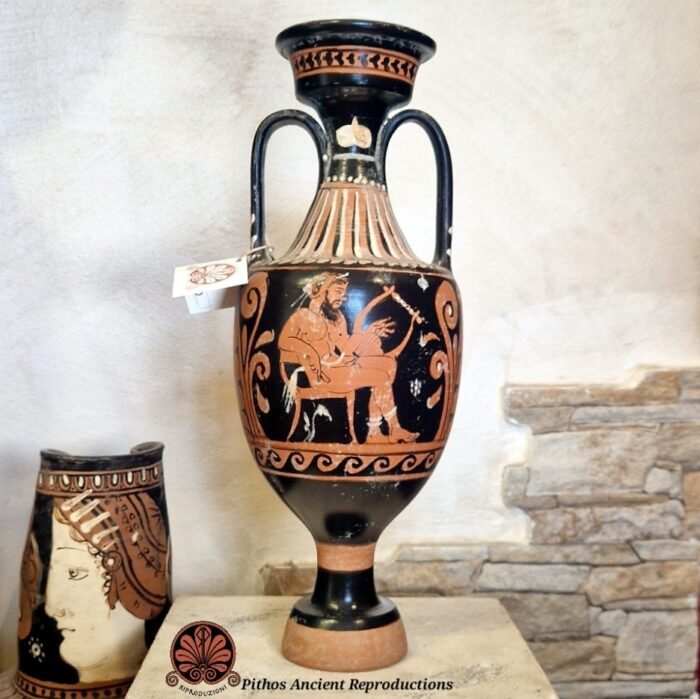 Anfora apula a figure rosse - immagine 3
