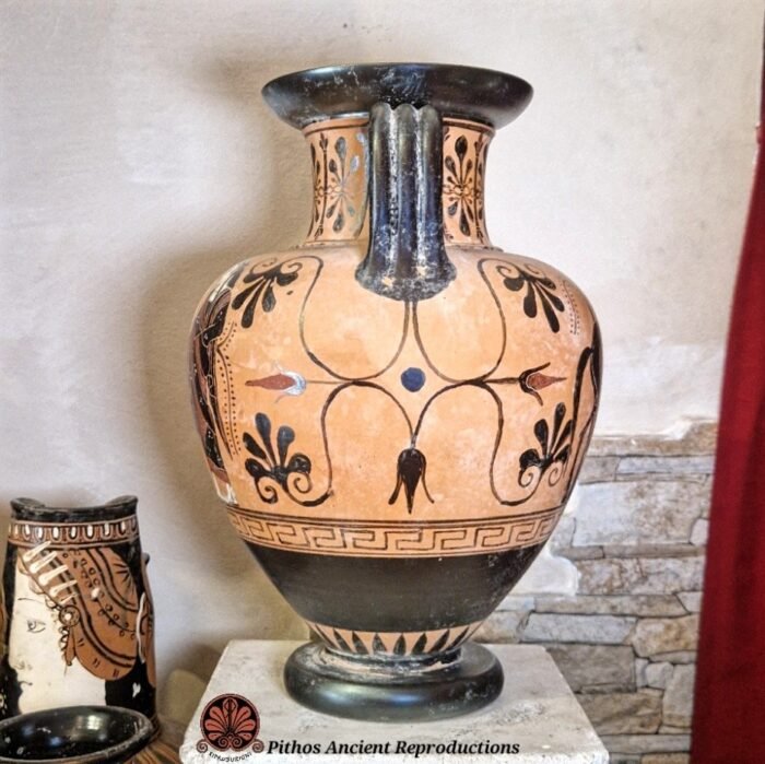 Anfora attica Ulisse/Dioniso figure nere - immagine 4