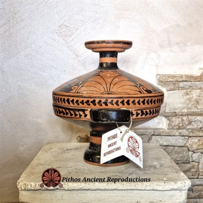 Lekanis apula a figure rosse - immagine 3