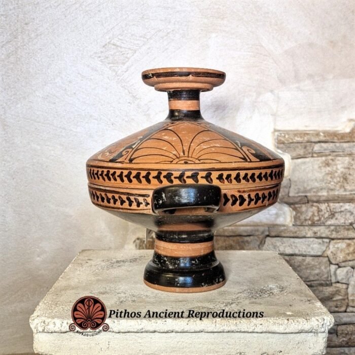 Lekanis apula a figure rosse - immagine 6