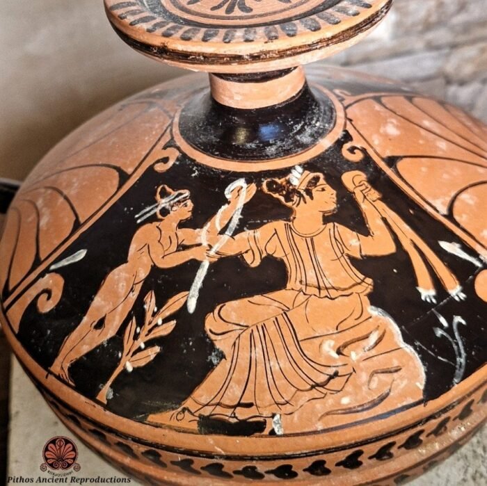 Lekanis apula a figure rosse - immagine 2