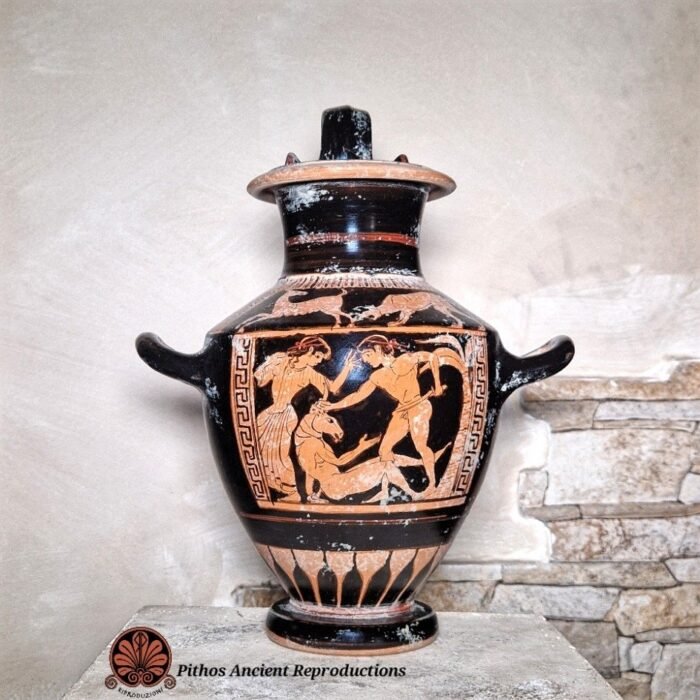 Hydria attica a figure rosse Teseo/Minotauro