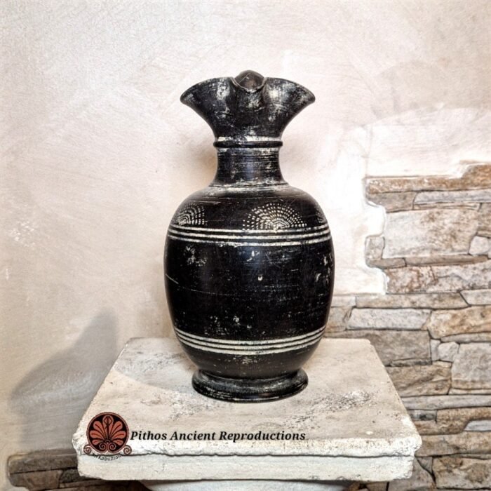 Oinochoe trilobata bucchero ventagli graffiti