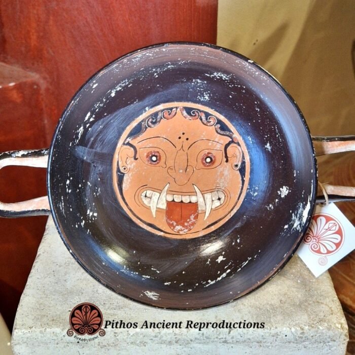 Kylix Gorgone figure rosse