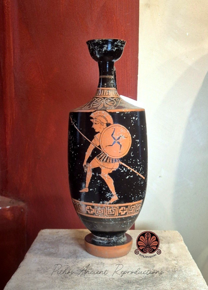Lekythos guerriero a figure rosse