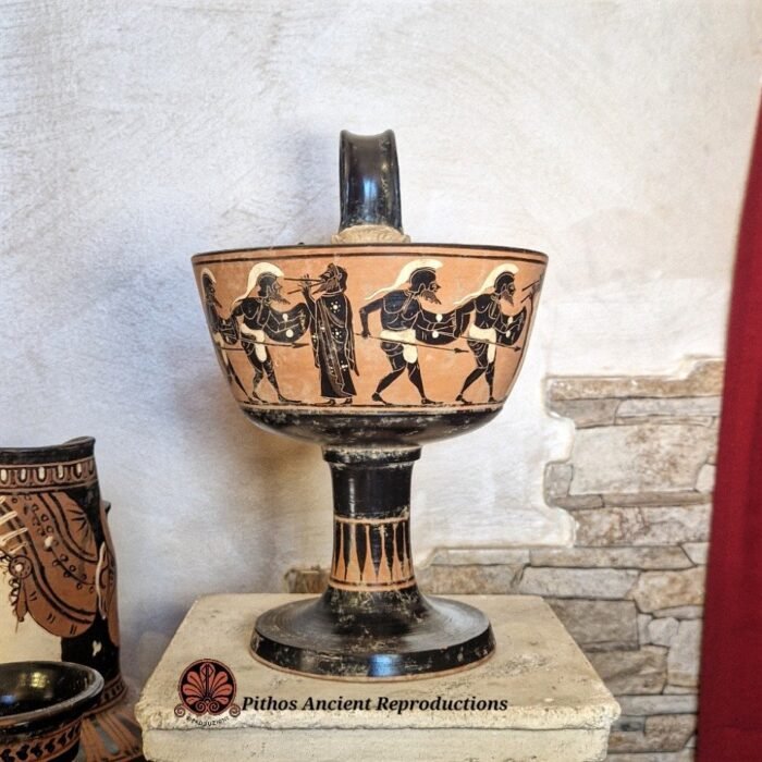 Kyathos danza pirrica figure nere