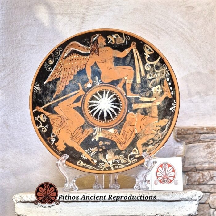 Patera stile apulo a figure rosse