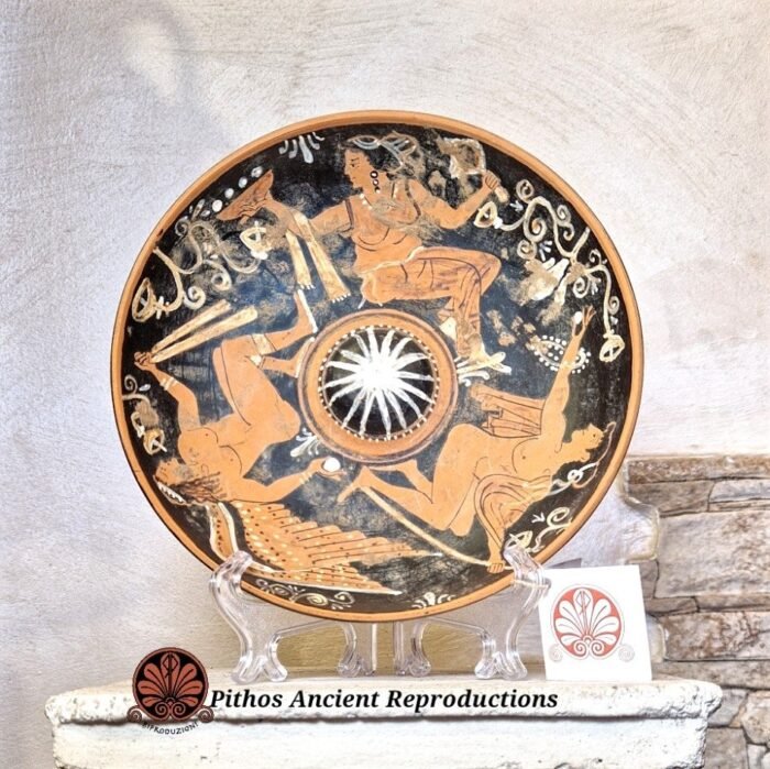Patera stile apulo a figure rosse - immagine 3
