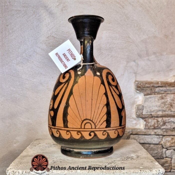 Lekythos globulare palmette figure rosse - immagine 4