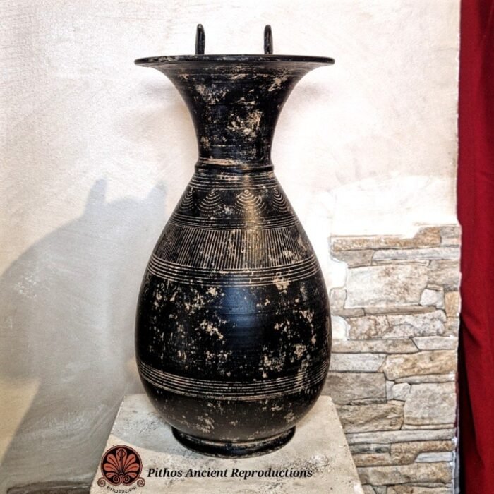 Olpe a rotelle etrusca in bucchero graffita