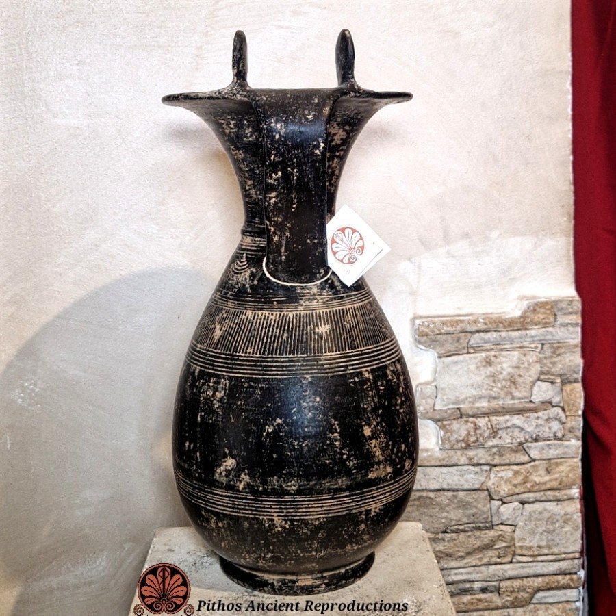 Olpe a rotelle etrusca in bucchero graffita - immagine 4