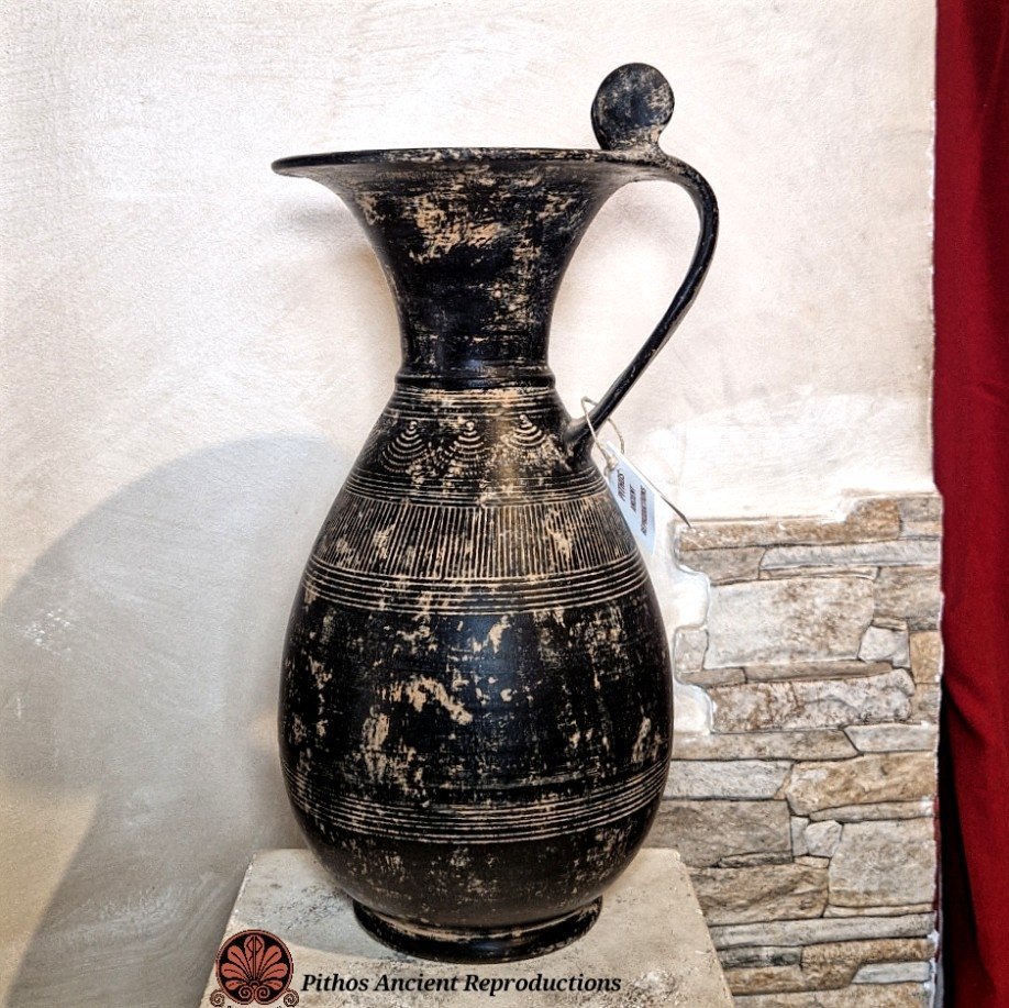 Olpe a rotelle etrusca in bucchero graffita - immagine 3