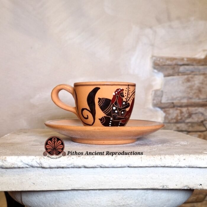 Tazzina caffè moderna con decorazioni antiche