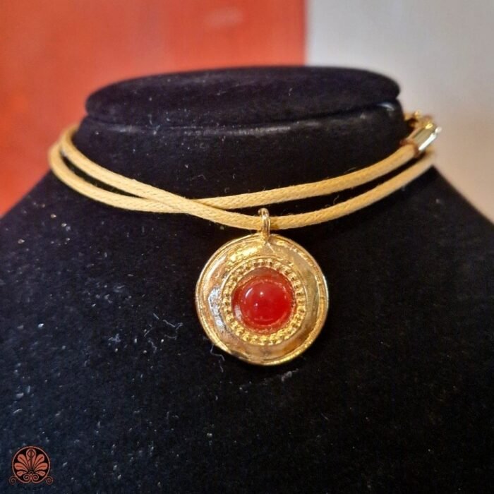 Colla ciondolo artigianale stile antico pietra corniola