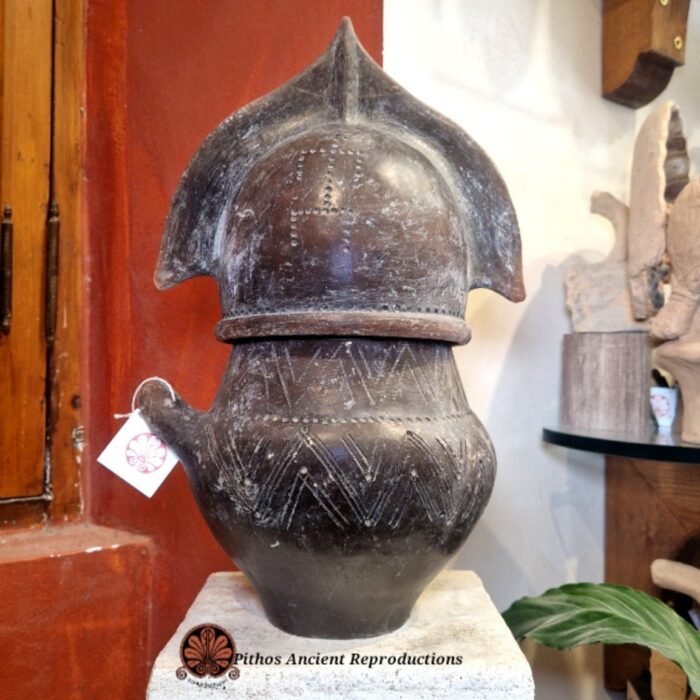 Urna Villanoviana biconica elmo di impasto