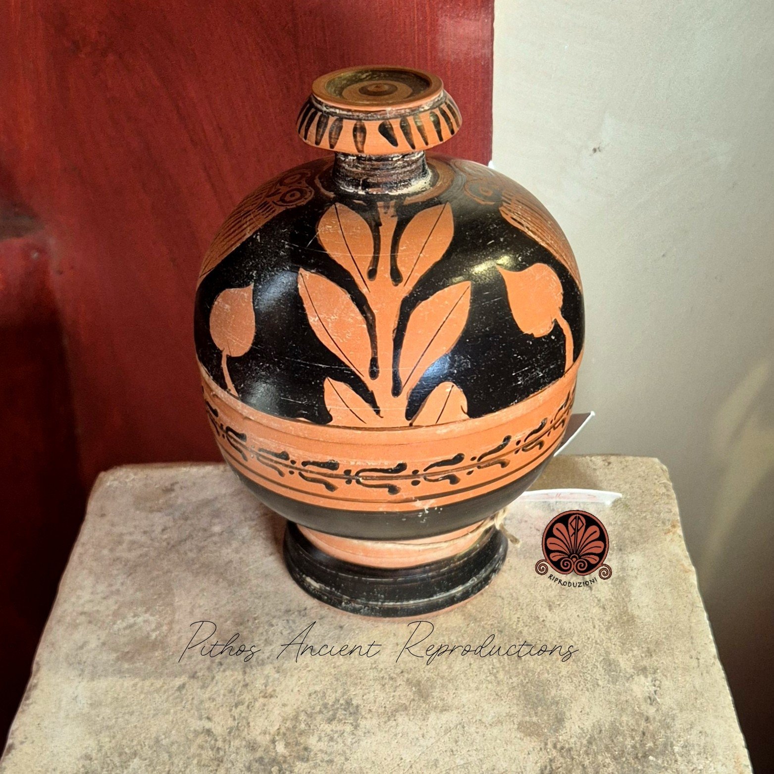 Pisside apula con civette a figure rosse - Image 3