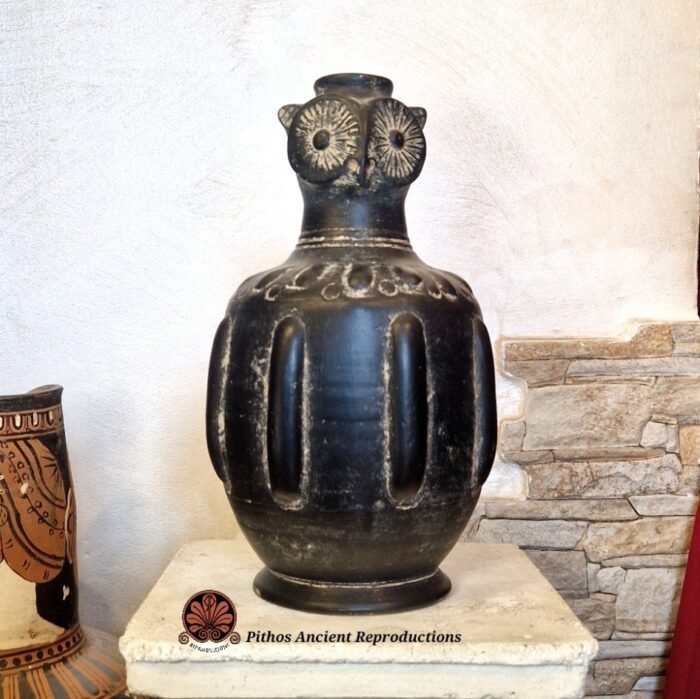 Oinochoe bucchero tipo Chiusino con Civetta