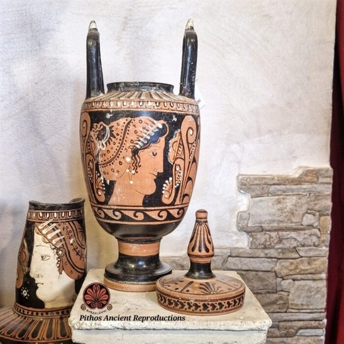 Lebes Gamikos apulo a figure rosse donna/satiro - immagine 5