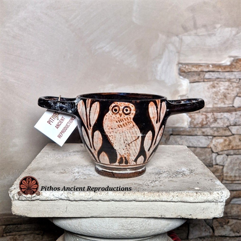 Skyphos civetta a figure rosse