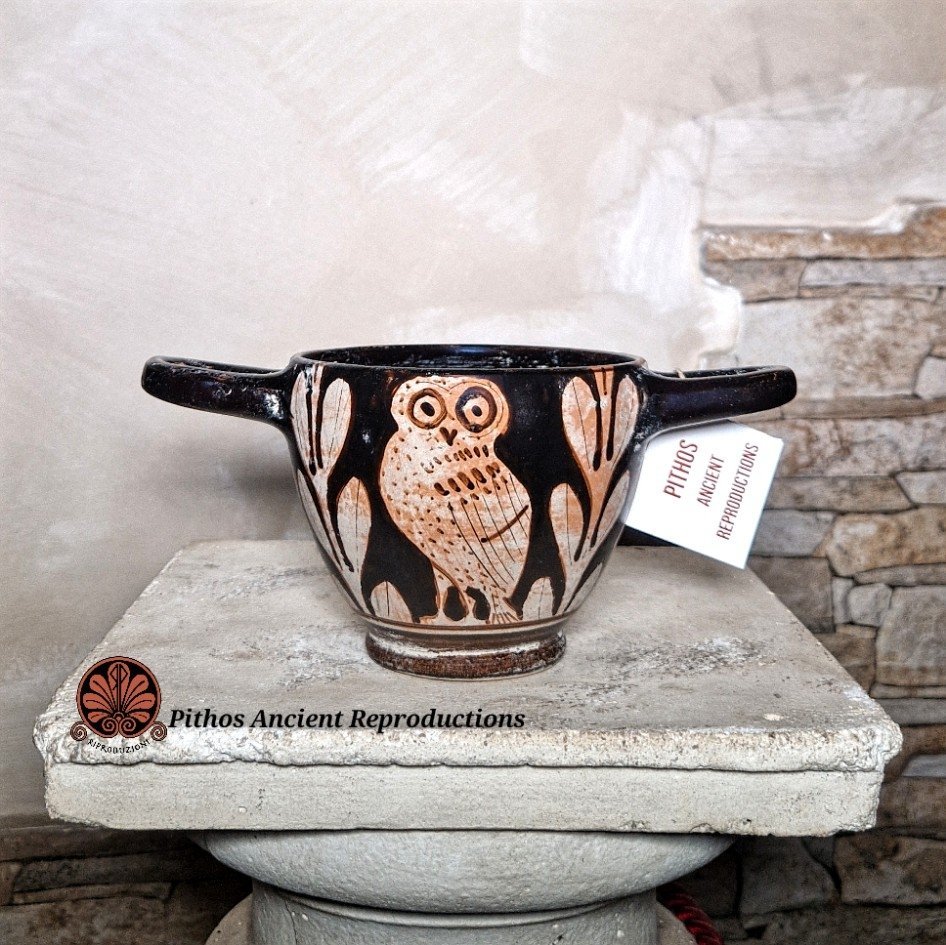 Skyphos civetta a figure rosse - immagine 3