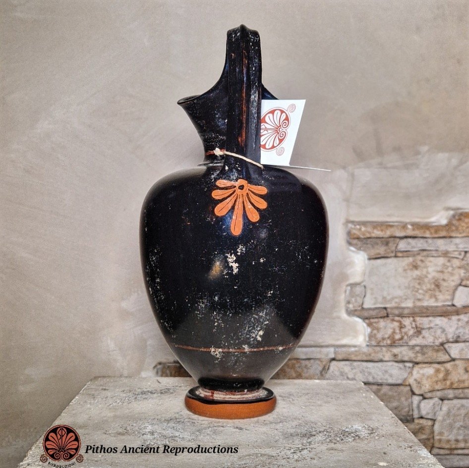 Oinochoe attica trilobata figure rosse Dioniso - immagine 4