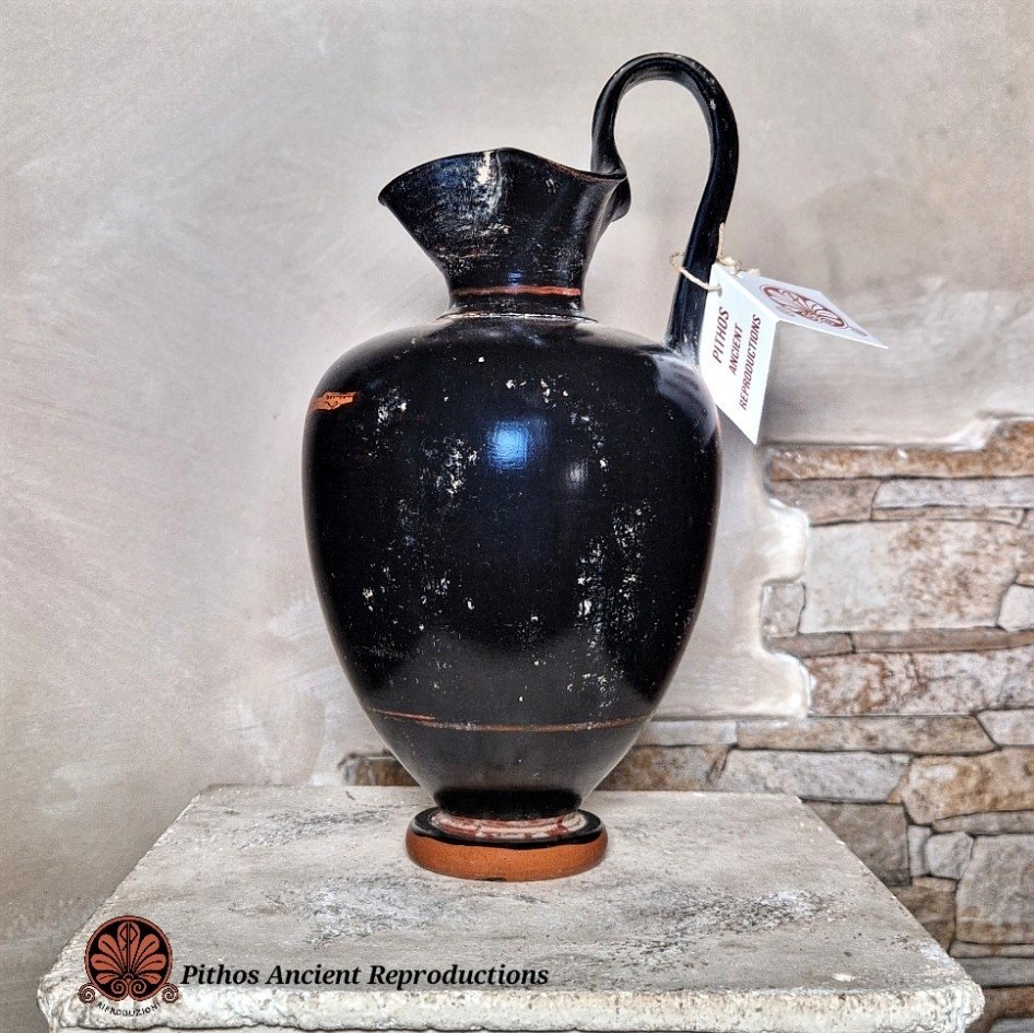 Oinochoe attica trilobata figure rosse Dioniso - immagine 3