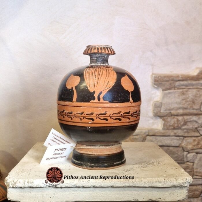 Vaso Pisside civetta figure rosse