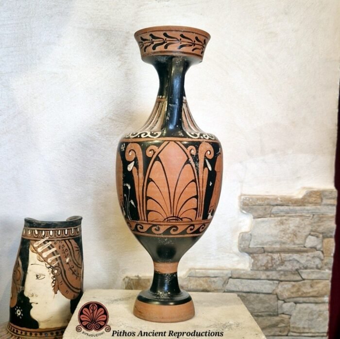 Anfora apula a figure rosse - immagine 4