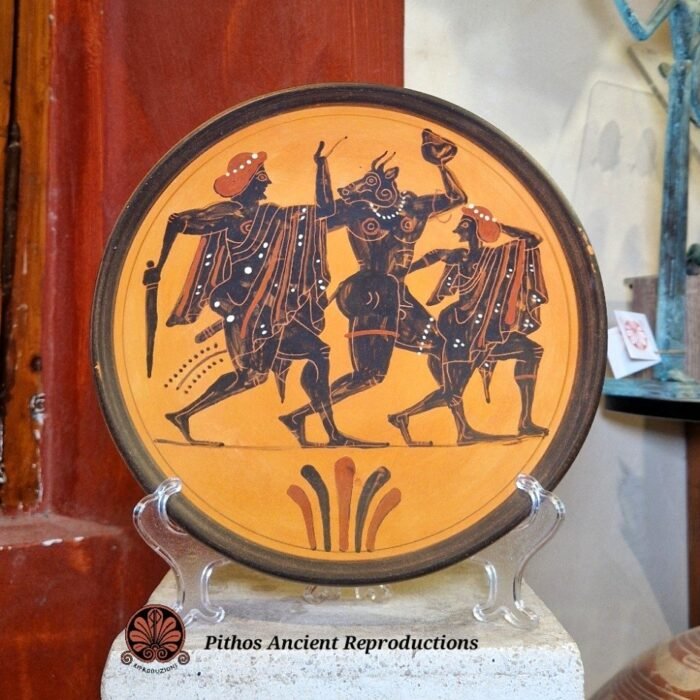 Piatto Teseo/Minotauro figure nere