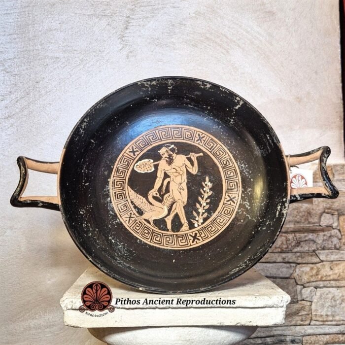 Kylix Satiro figure rosse
