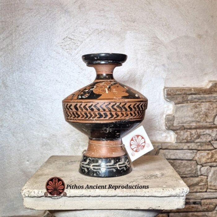 Vaso pisside a figure rosse