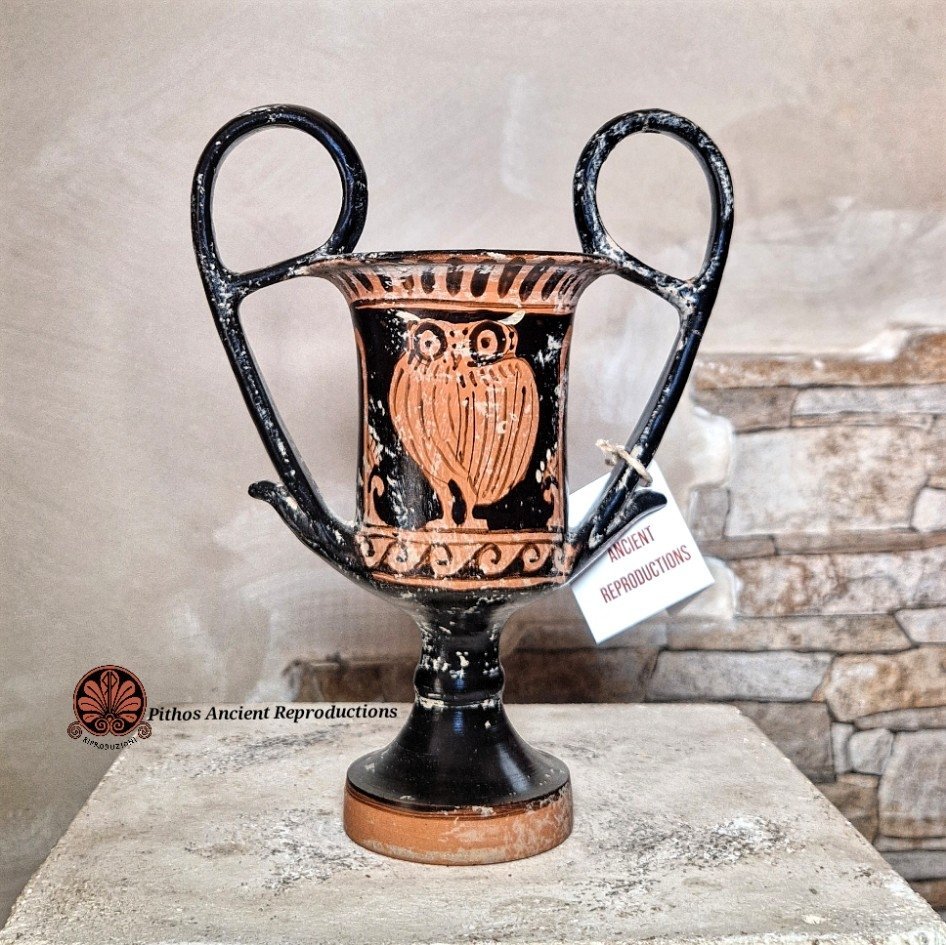 Kantharos apulo figure rosse civetta/donna - immagine 4