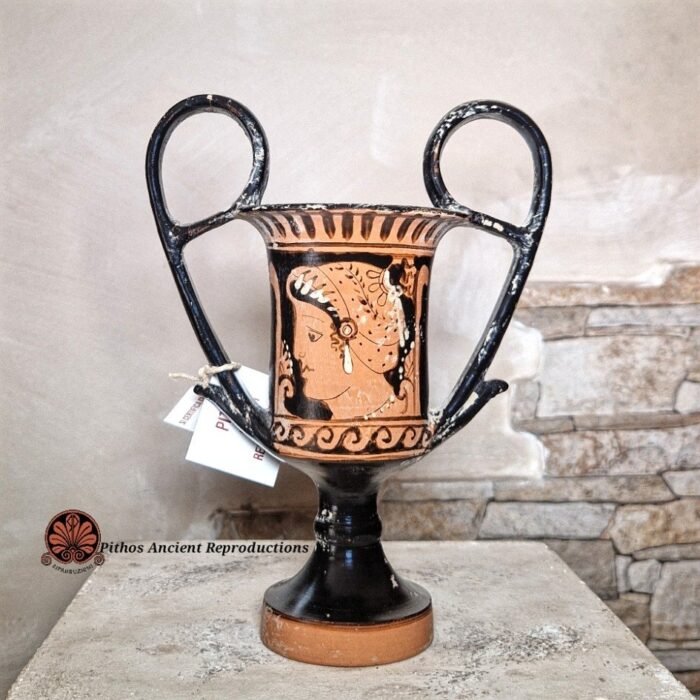 Kantharos apulo figure rosse civetta/donna