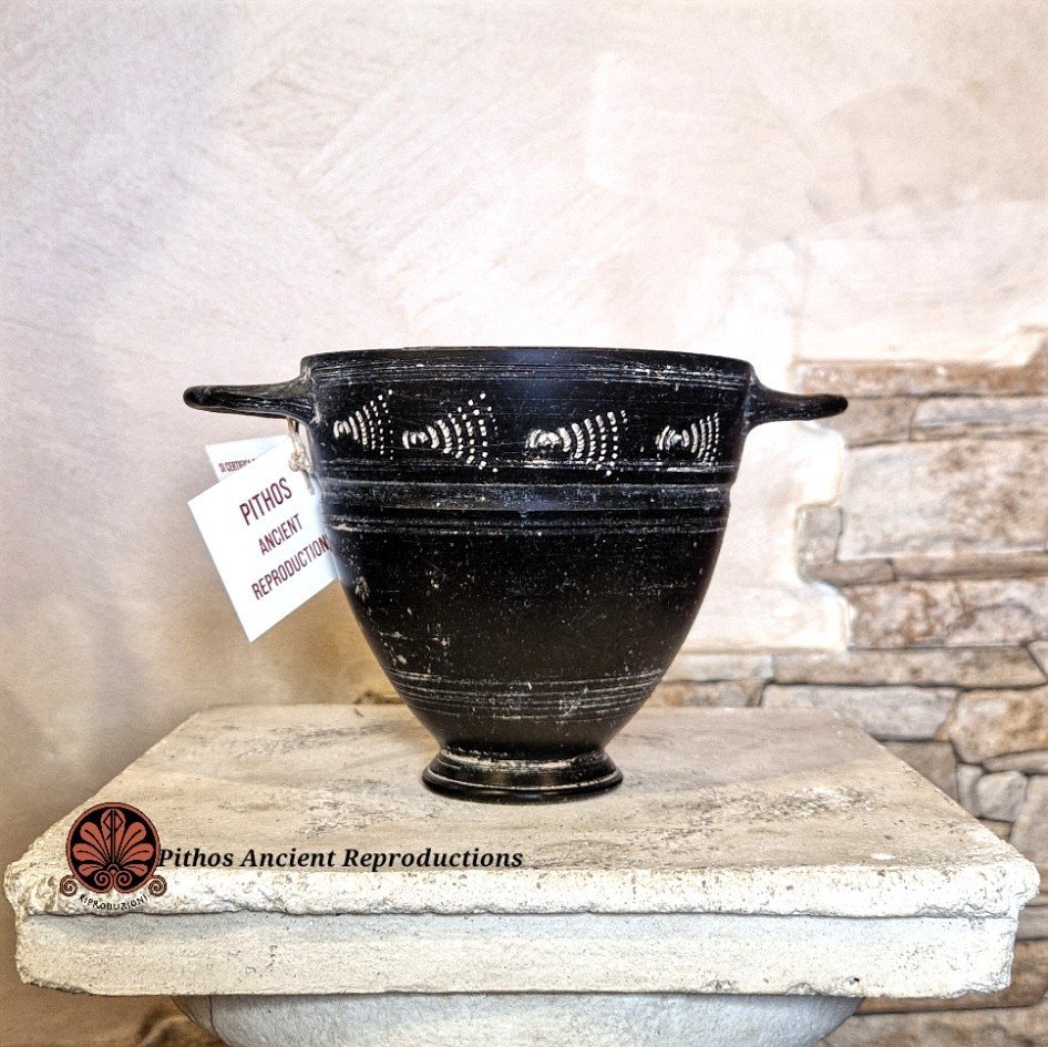 Skyphos bucchero graffito