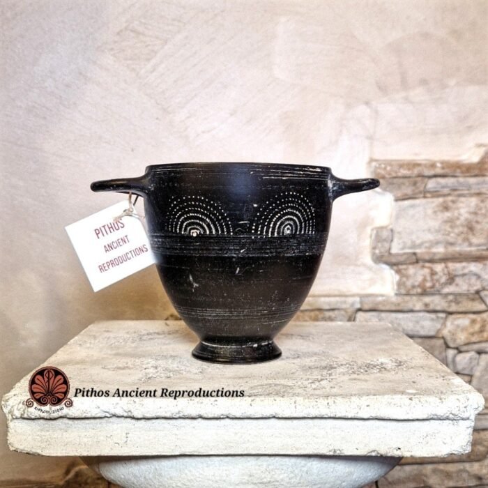 Skyphos bucchero graffito