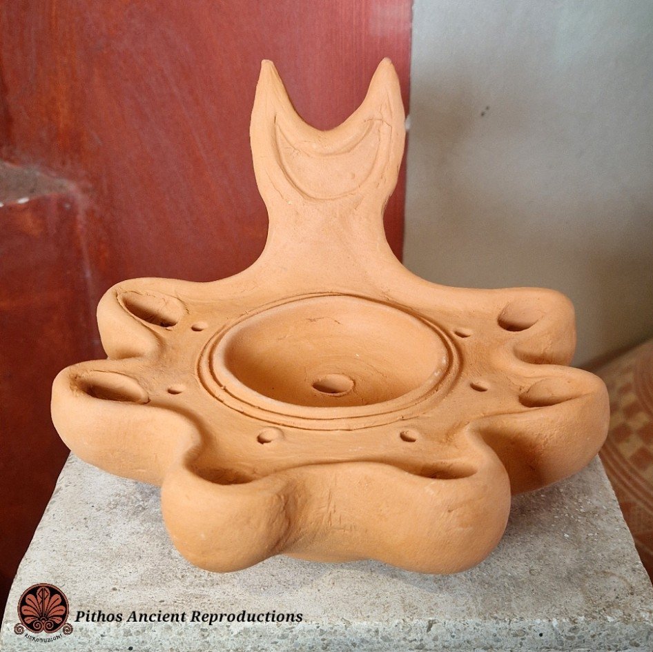 Lucerna falce lunare terracotta - immagine 2