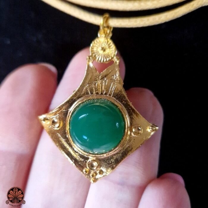 Collana ciondolo artigianale stile antico pietra agata verde
